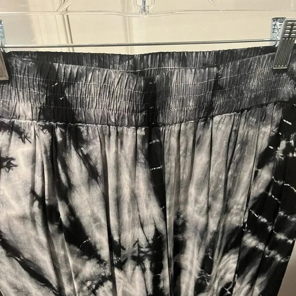 Cute Tie Dye Pants - Picture 3 of 5